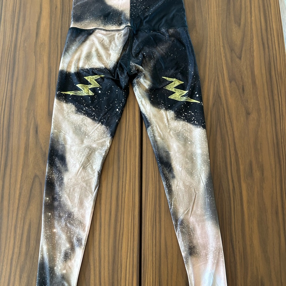 Lightening bolt, TEEKI leggings.